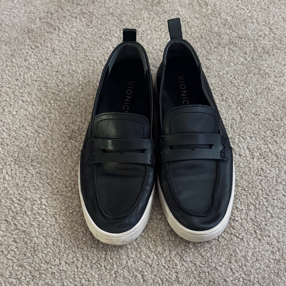 Vionic: Uptown Women’s Black Slip-On Loafers size 7.5
